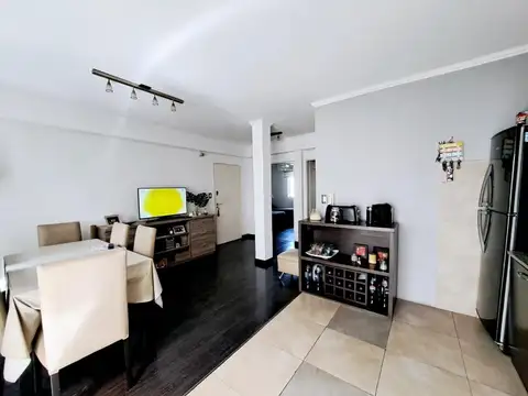 Gallardo 500, Piso 1