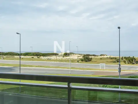 Departamento de 3 dormitorios + dependencia en Torre Imperiale.