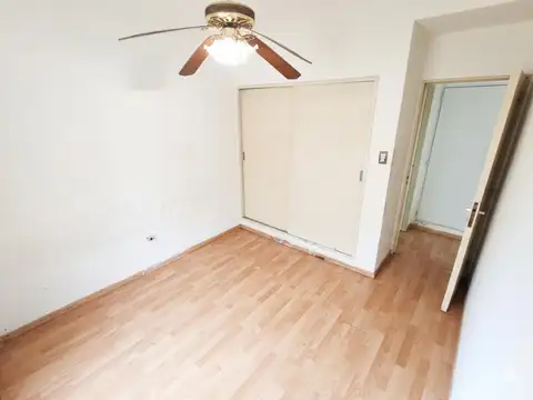 Departamento en ventan a mts de Velez Sarfield C. Madero 4to Piso APTO CREDITO