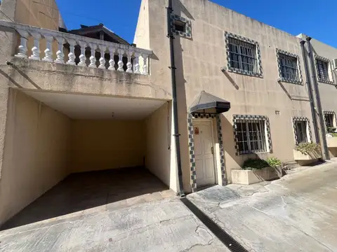 Depto Tipo Casa en Alquiler de 3 ambientes