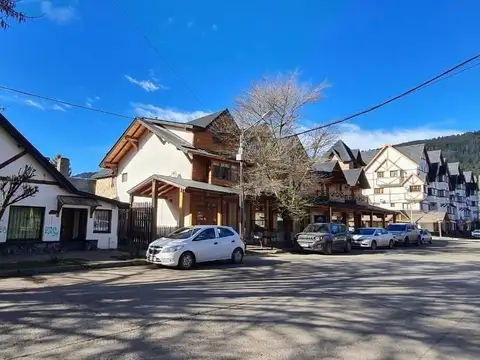 Casa 6 ambientes con 2 baños