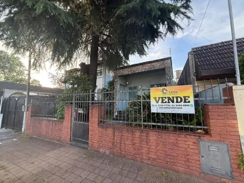 Venta-  Casa en Lote de 363 m2  - Villa Ballester