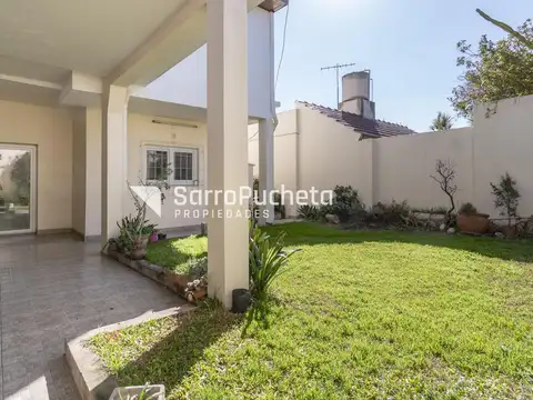 Casa 5 ambientes con 3 baños