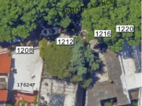 Casa 8 ambientes con 4 baños