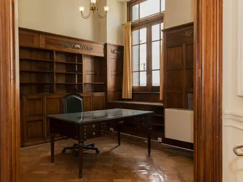 Oficina en Alquiler con 1 cochera