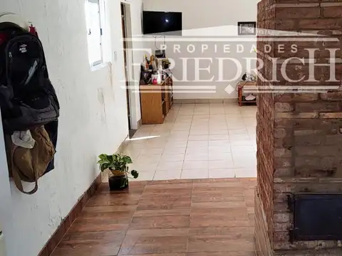 CASA CON PARQUE DE 1000 M2