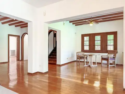 Casa 7 ambientes con 5 baños