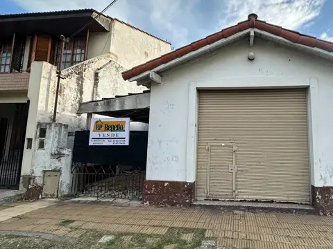 Casa con gran lote en venta – Temperley   APTO CREDITO