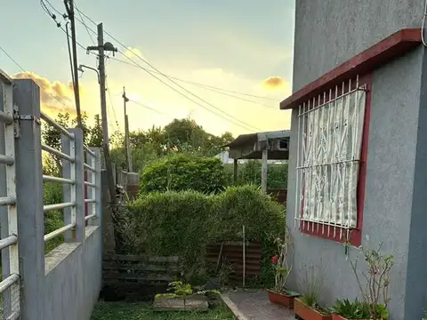 Casa 3 ambientes con 1 baño
