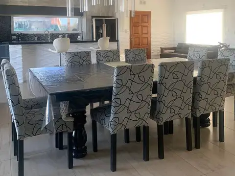 Casa 6 ambientes con 3 baños