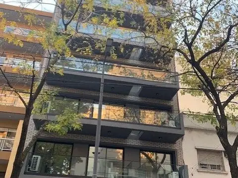 Monoambiente al frente con balcon en venta en Villa del Parque a estrenar