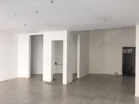 LOCAL EN VENTA  - 150 m2 - CASTELAR CENTRO