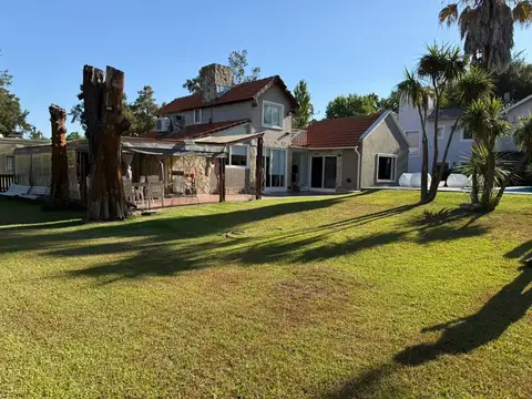 Casa en Venta - El Bosque - Campana