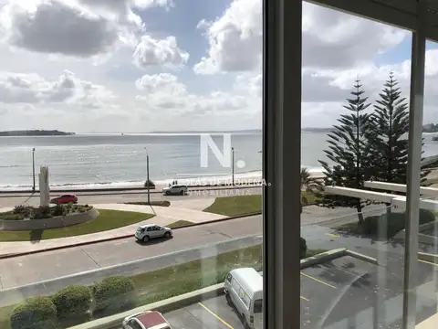 Apartamento de 3 dormitorio frente al Mar Punta del Este. Maldonado