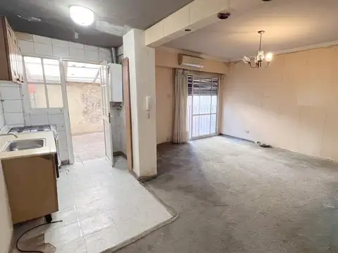 Departamento de 2 ambientes en Balvanera - ideal deposito - apto crédito