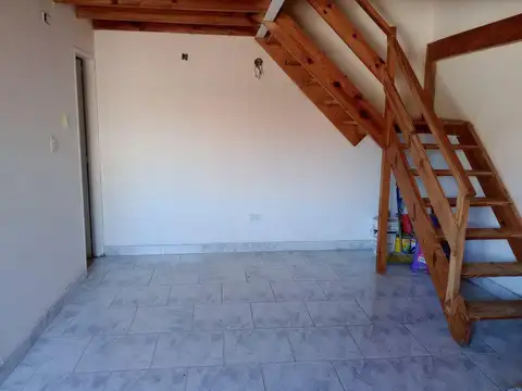 Depto Tipo Casa 2 ambientes con 1 baño