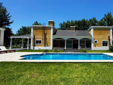 CASA EN FINCAS DE SAN VICENTE CHACRAS