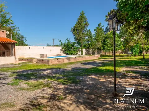 Casa en venta de 4 dormitorios c/ cochera en San Luis