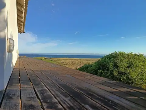 Casa en alquiler temporal primera linea y piscina.