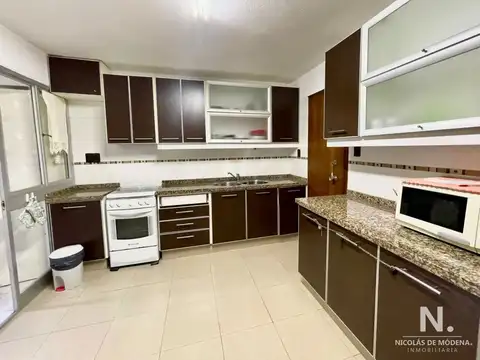 Departamento 4 ambientes con 2 baños