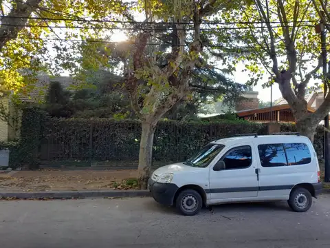 Terreno en Venta en Adrogue, USD 195.000