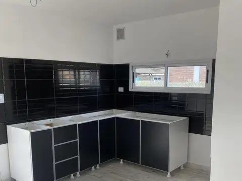 Casa 3 ambientes con 1 baño