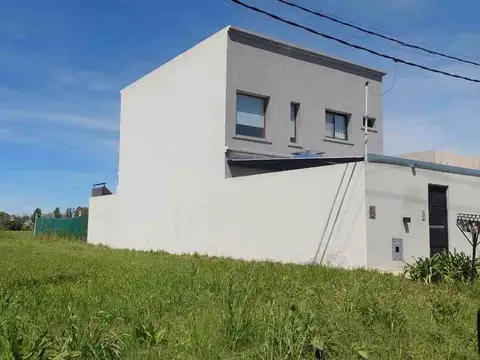 Terreno en Venta en Joaquin Gorina, USD 48.000