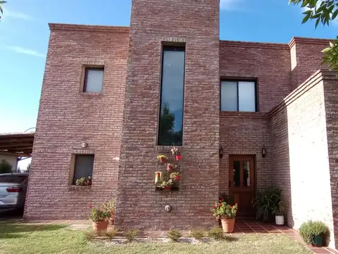 Aristóbulo del Valle 5100