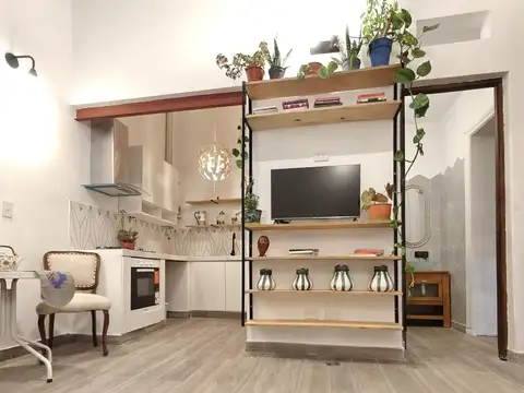 Av. Montes De Oca 1100, Piso PB