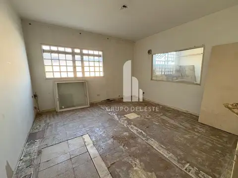 Galpon en Alquiler 8  mts Frente