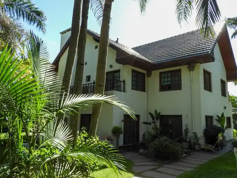 CASA 7 AMBIENTES VENTA RANELAGH JARDIN POR INOMATA