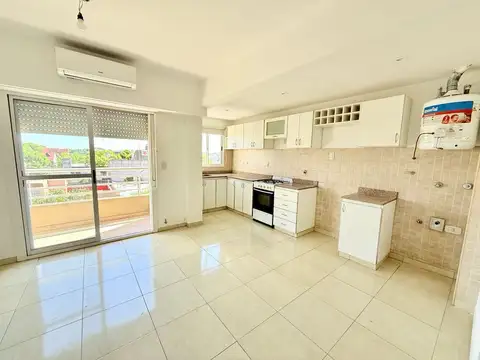 Departamento en Alquiler en Villa Luzuriaga, $ 580.000