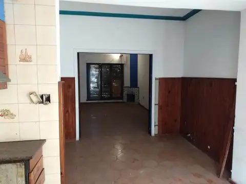 Casa 5 ambientes con 2 baños