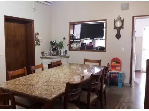 Casa 6 ambientes con 1 baño