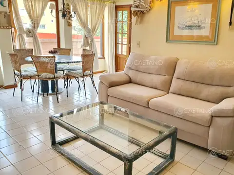 Apartamento de 2 dormitorios y 2 baños a 1 cuadra de Gorlero, con gran terraza y parrillero propio.