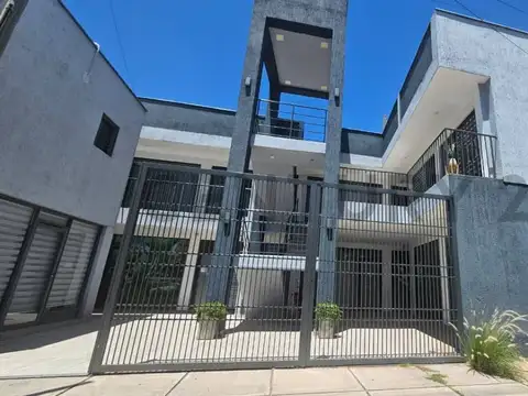 60 Granaderos , Piso 0