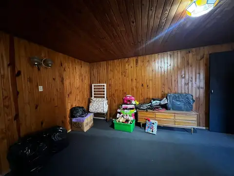 CASA EN 2 PLANTAS CON COCHERA, IDEAL PARA 2 FMLIAS