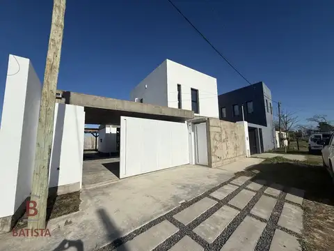 ¡VENDE! Casa en calle 500 e/ 31 y 132 – A ESTRENAR