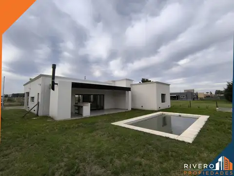 Casa 4 ambientes con 3 baños