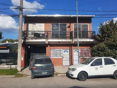 CASA 3 AMB +5 DPTOS.DE 2 AMB.EN VENTA SAN MIGUEL