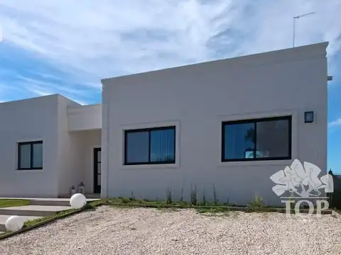 Avenida de los lagos al 100