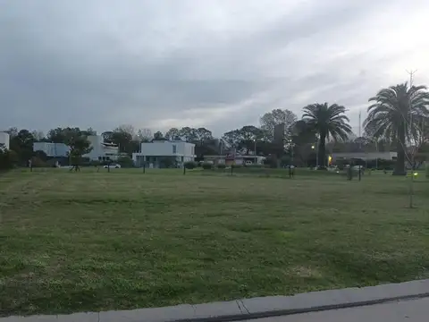 Terreno en Venta en San Sebastian, USD 320.000