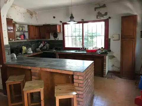 Casa en Venta con 4 cocheras