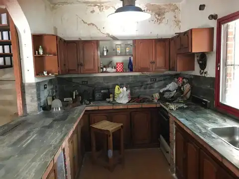 Casa 5 ambientes con 2 baños