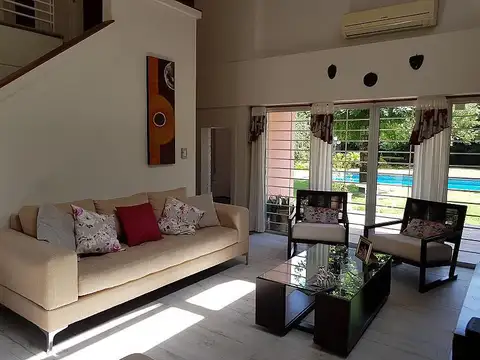 Casa 5 ambientes con 3 baños