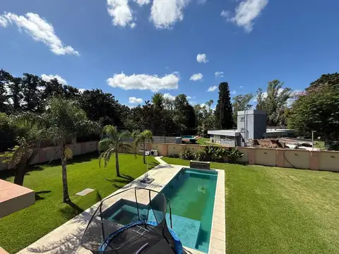 VENTA QUINTA DE CATEGORIA CON PILETA EN YEIPORA