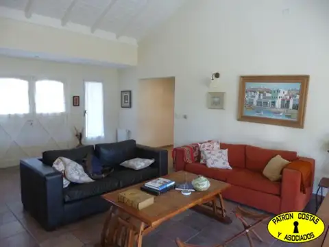 2984ML-ALQUILER ANUAL EN LA COLINA VILLA DE CAMPO 