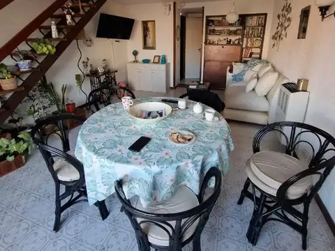 Depto Tipo Casa en Venta de 3 ambientes