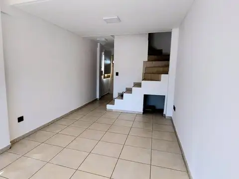 VENTA DUPLEX 3 AMBIENTES QUILMES ESTE