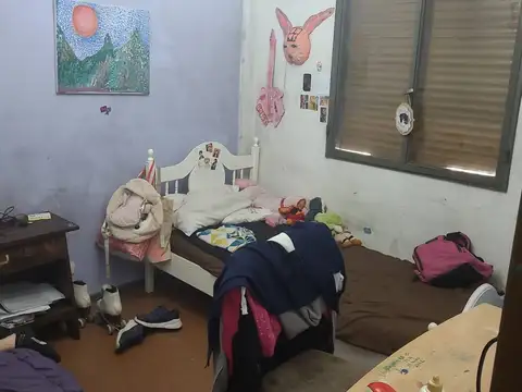 Departamento de 3 ambientes para refaccionar. 2 dormitorios, lavadero - Contra-frente.